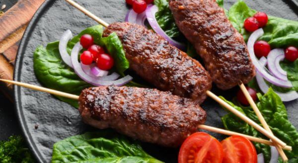 Brochettes de boeuf facon keftas