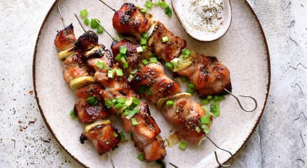 Brochettes porc kebab ou souvlaki