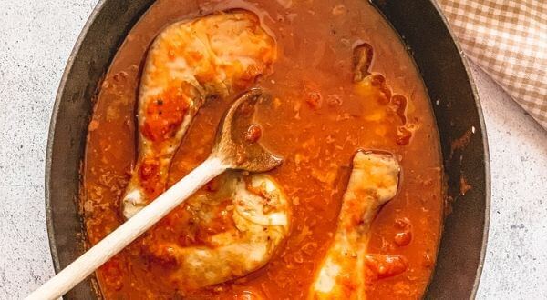  Recette de poulet à l'ail et aux tomates en cocotte